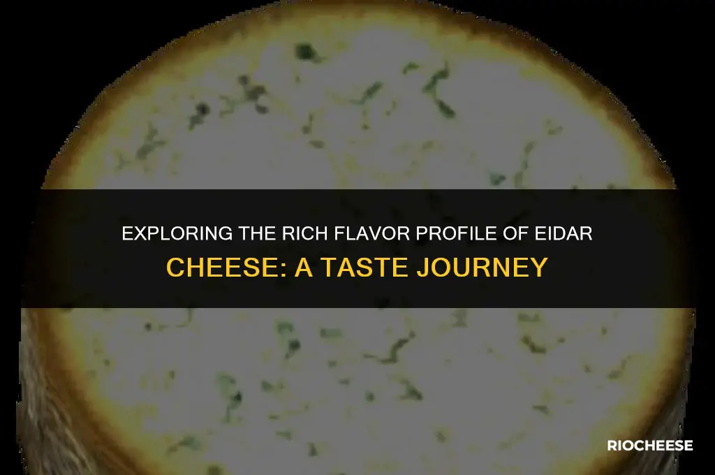 what does eidar cheese taste like